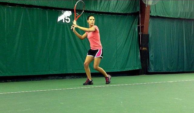 Loading on the right foot for a semi-open stance forehand