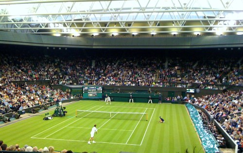 Murray serving on Centre Court