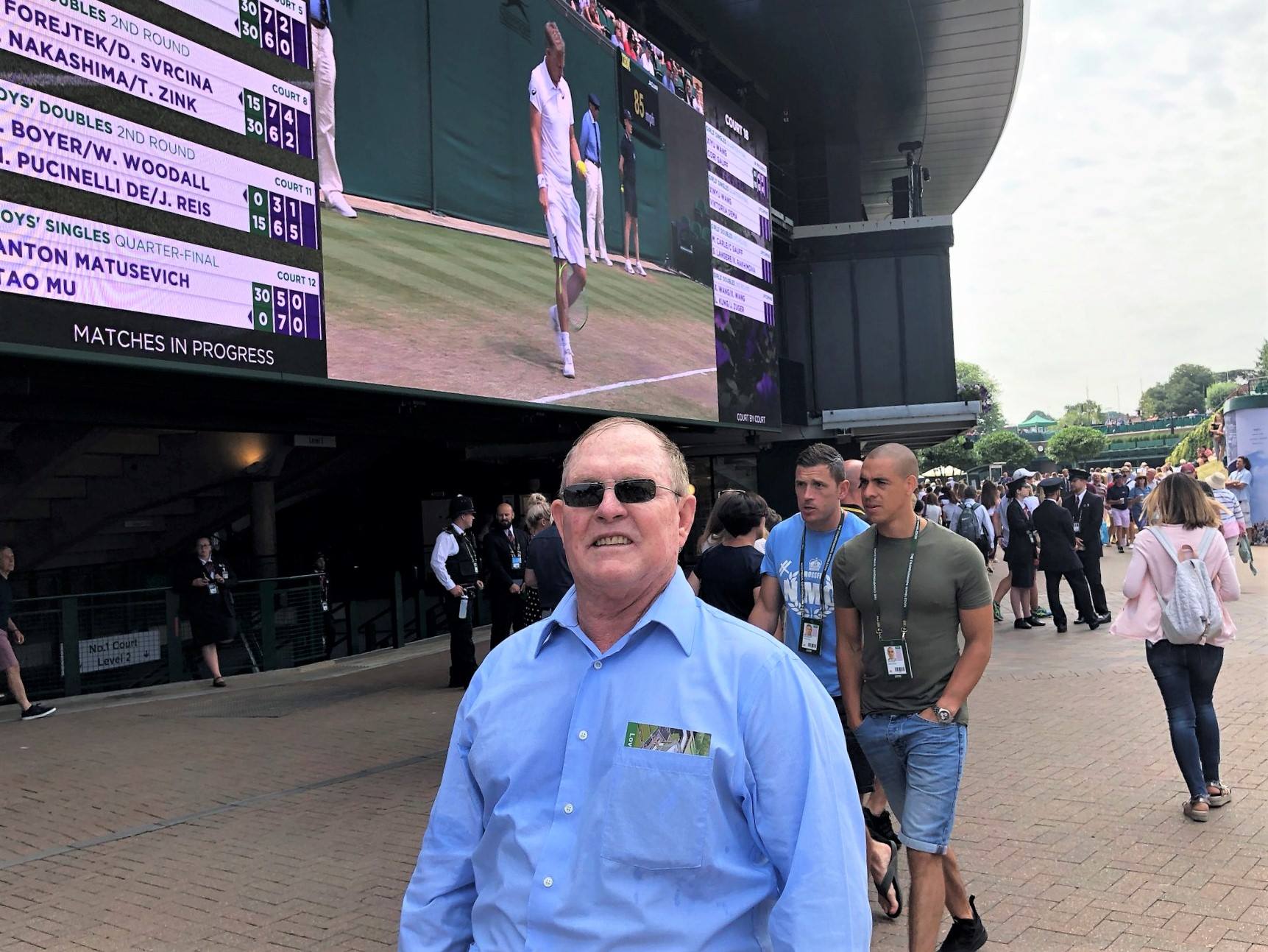 37062873_10215382416727966_1252152785495916544_o